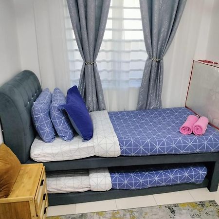 Fazlizasuite Homestay @ Teluk Kemang-Muslim Preferred Port Dickson Esterno foto