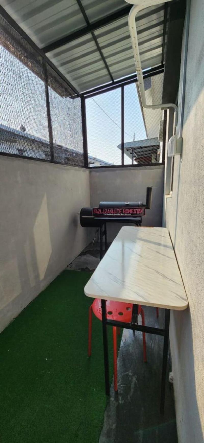 Fazlizasuite Homestay @ Teluk Kemang-Muslim Preferred Port Dickson Esterno foto