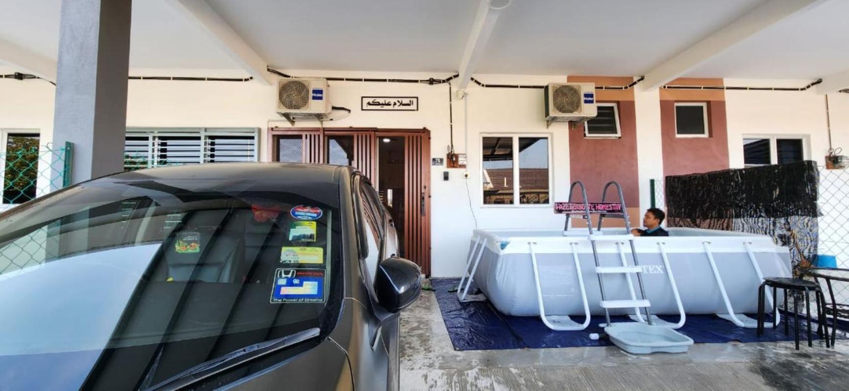 Fazlizasuite Homestay @ Teluk Kemang-Muslim Preferred Port Dickson Esterno foto